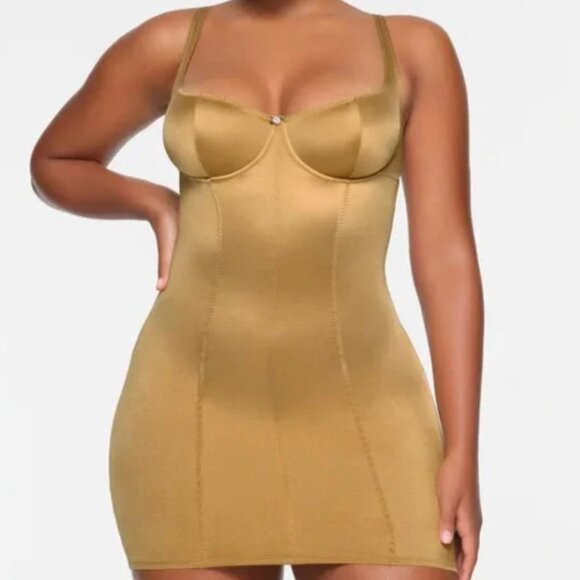 (0181) NWT SKIMS Stretch Satin Dress Gold Sz XL - Picture 4 of 4